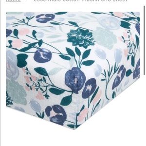 NWT Aden and Anais Crib Sheet